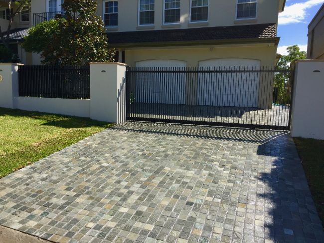 NATURAL STONE DRIVEWAY
